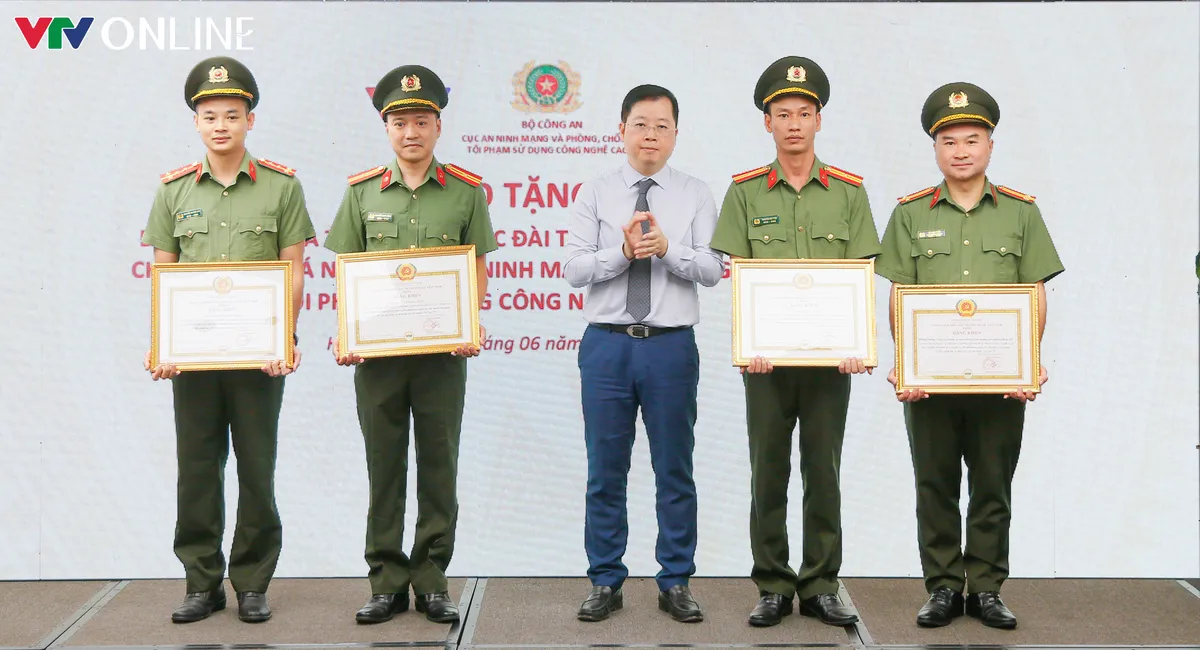 Đài THVN trao Bằng khen cho lực lượng triệt phá các đường dây xâm phạm bản quyền số - Ảnh 5