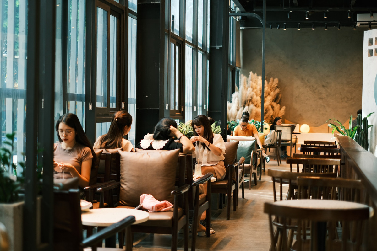Từ 1/7, quán cà phê mở nhạc phải đóng phí bản quyền, đây là cách tính - Ảnh 1