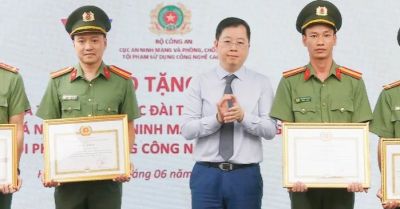 Đài THVN trao Bằng khen cho lực lượng triệt phá các đường dây xâm phạm bản quyền số