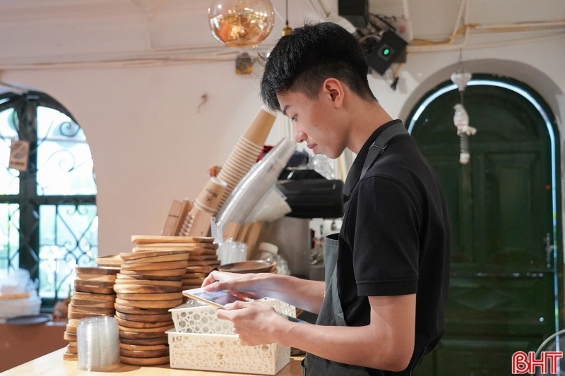 Chủ quán cà phê ở Hà Tĩnh loay hoay trước quy định trả tiền bản quyền âm nhạc - Ảnh 3